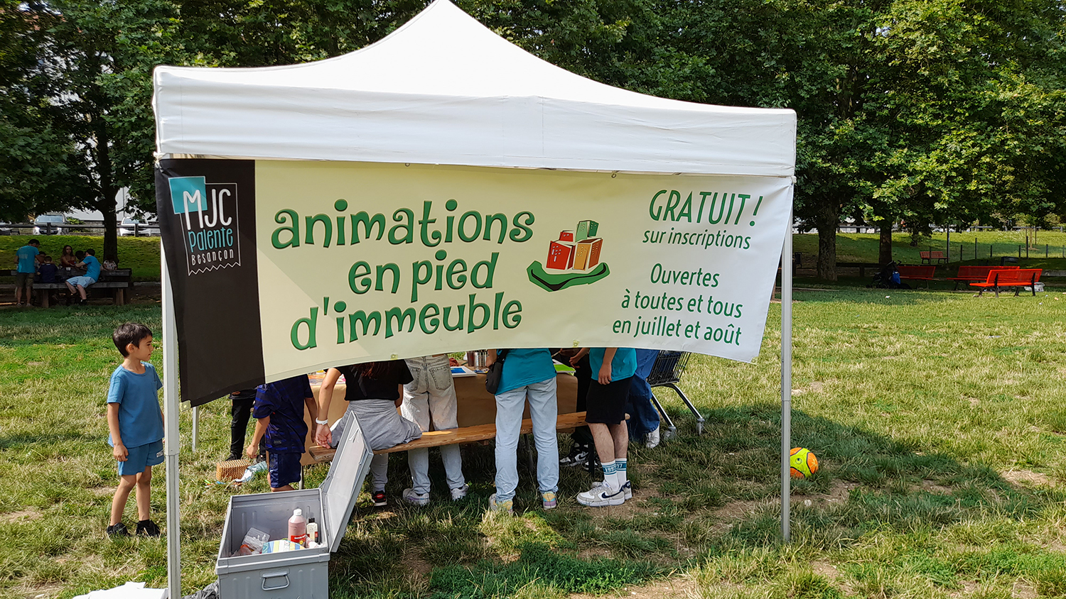 Offre d’emploi : la MJC Palente recherche un(e) animateur(rice) en pied d’immeuble pour l’été