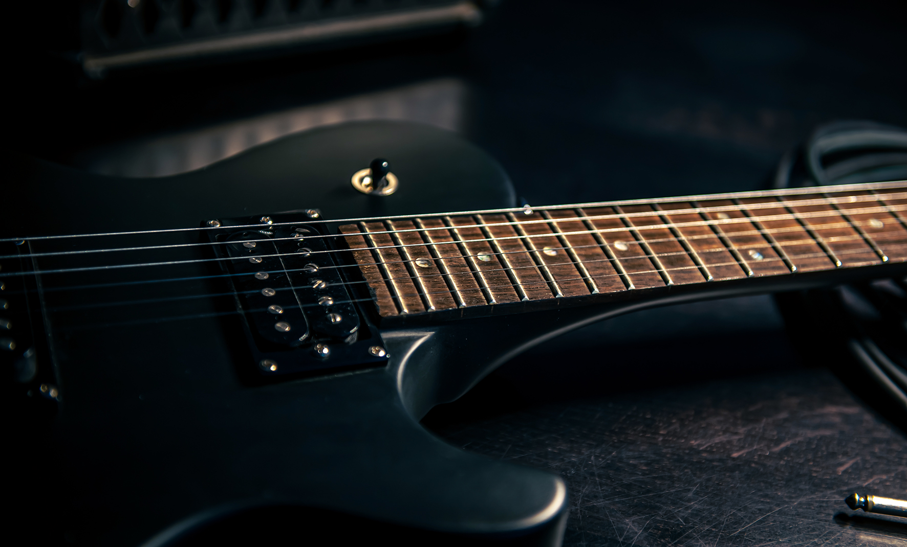 Guitare électrique, acoustique, jazz et guitare basse