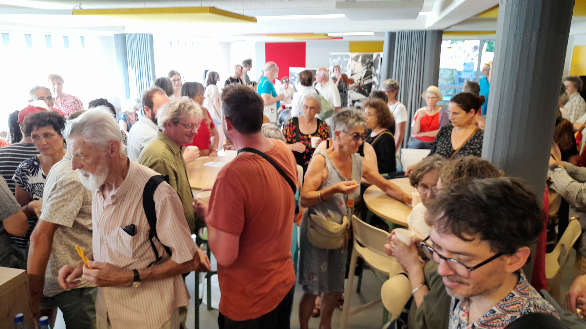 ACTIVITÉ AU CAFÉ ASSOCIATIF